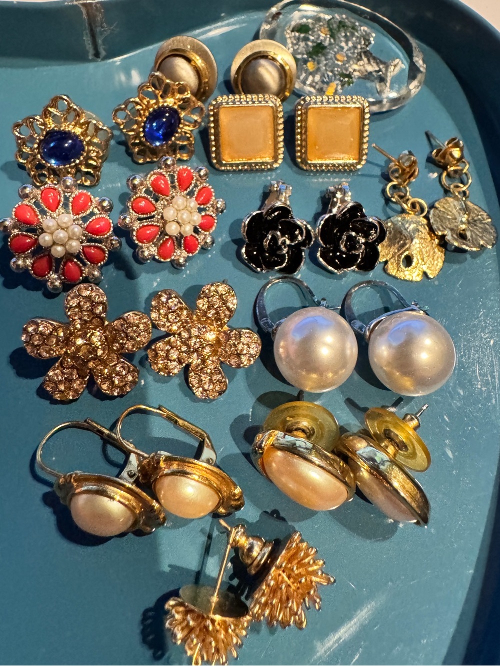 Assorted Women's Fashion Earring Set Lot in Gold, Pearl, Black, Coral, Blue